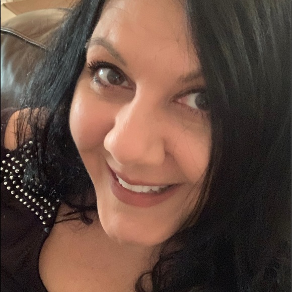 Meet your Posher, Stacy - Picture 5 of 16